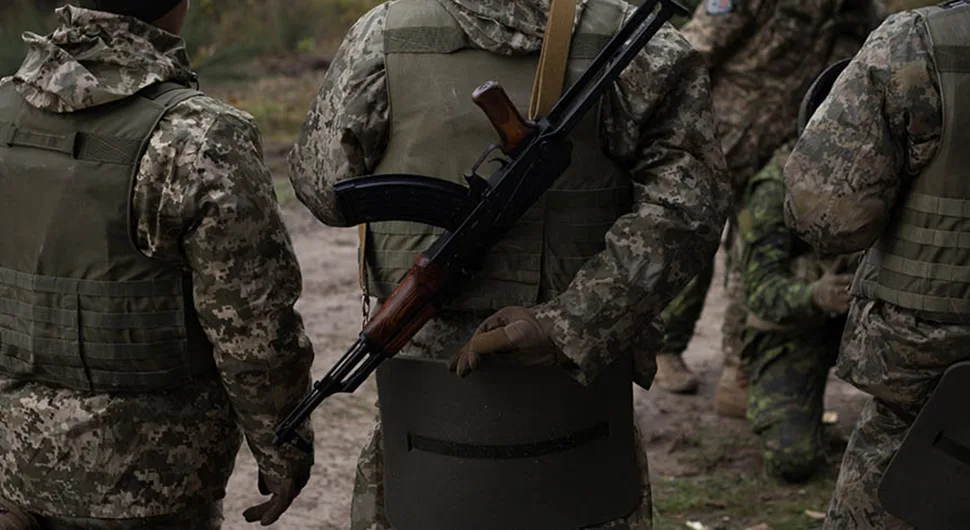 62431437ba9b2-vojnik vojska puska ukrajina.webp